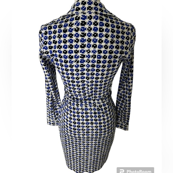 Diane Von Furstenburg  Jeanne Two Wrap Dress Size 2 - Picture 4 of 7